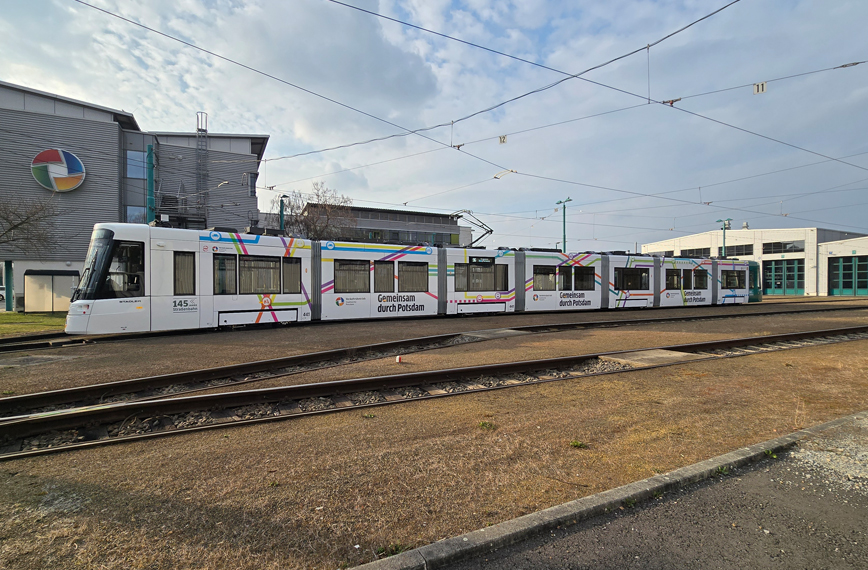 Neue TRAMLINK-Straßenbahn in Potsdam